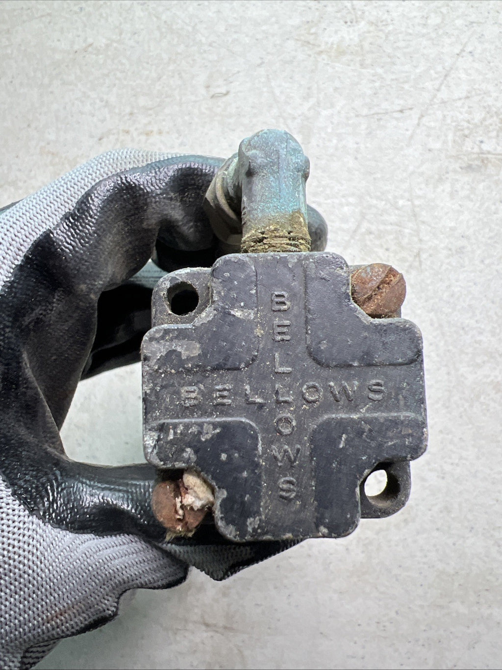 Bellows-Valvair Controlled Air Power Device3