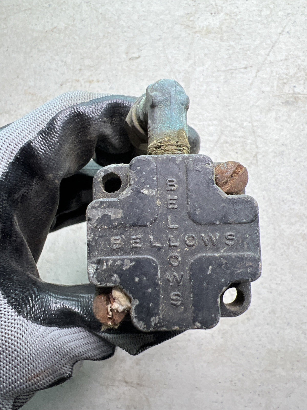 Bellows-Valvair Controlled Air Power Device3