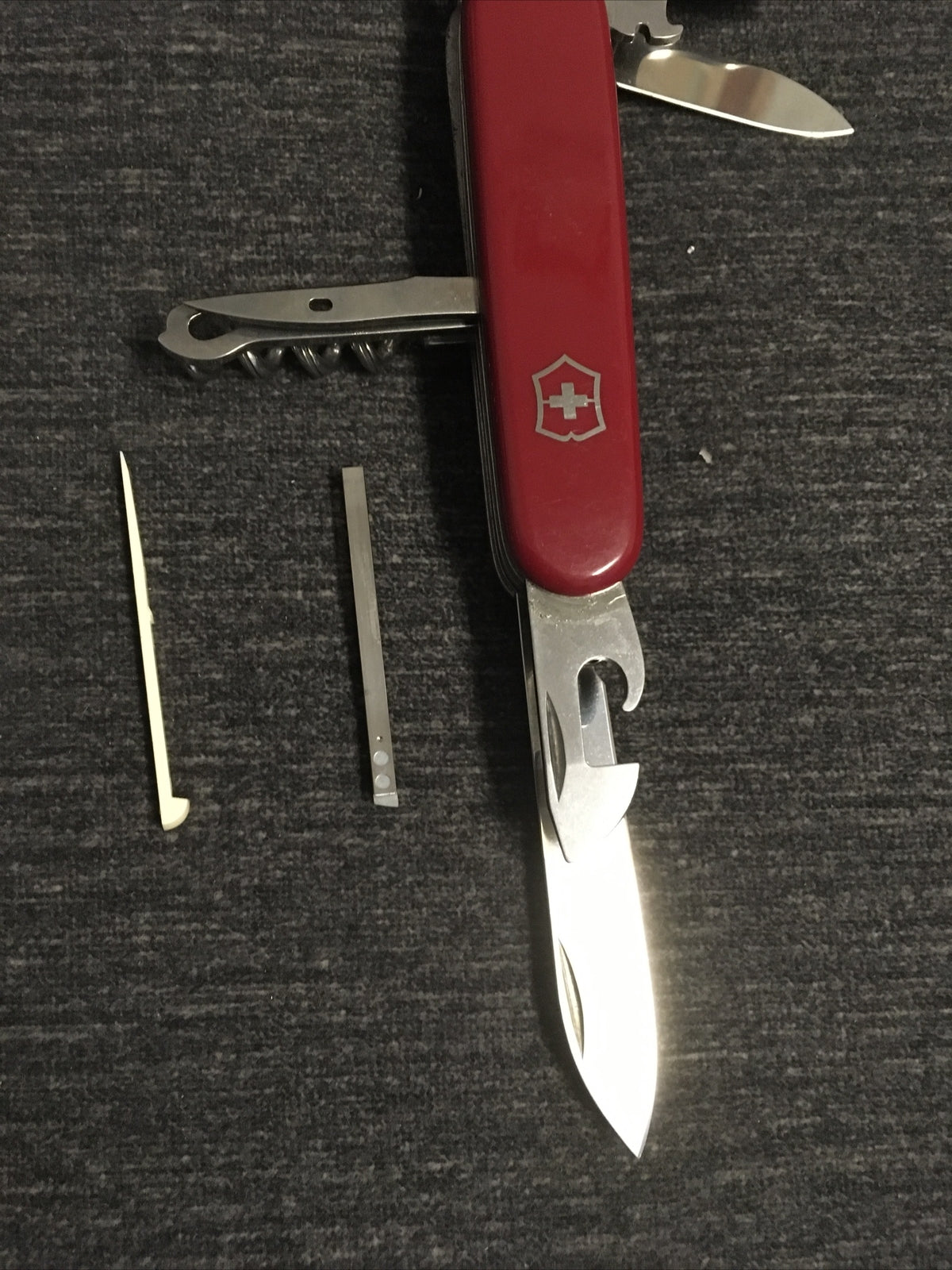 Victorinox Swiss Army Officers Knife Nine Blades W/ Toothpick And Tweezers2