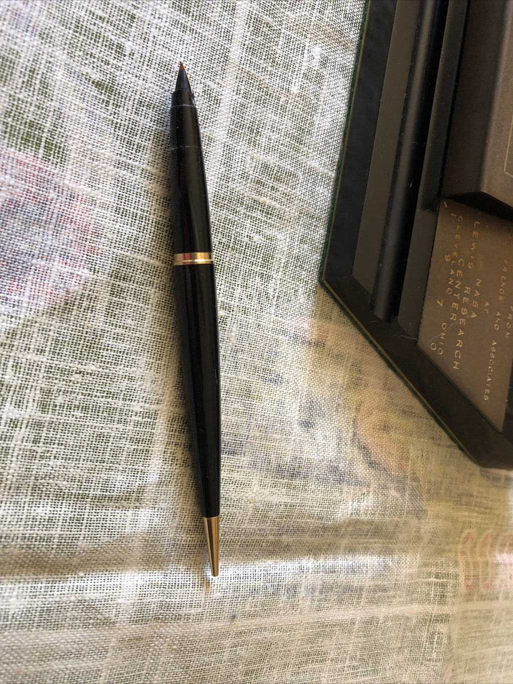 Vintage 1970 NASA Desktop Fountain Parker Pen Display Lewis Research Center Ohio7
