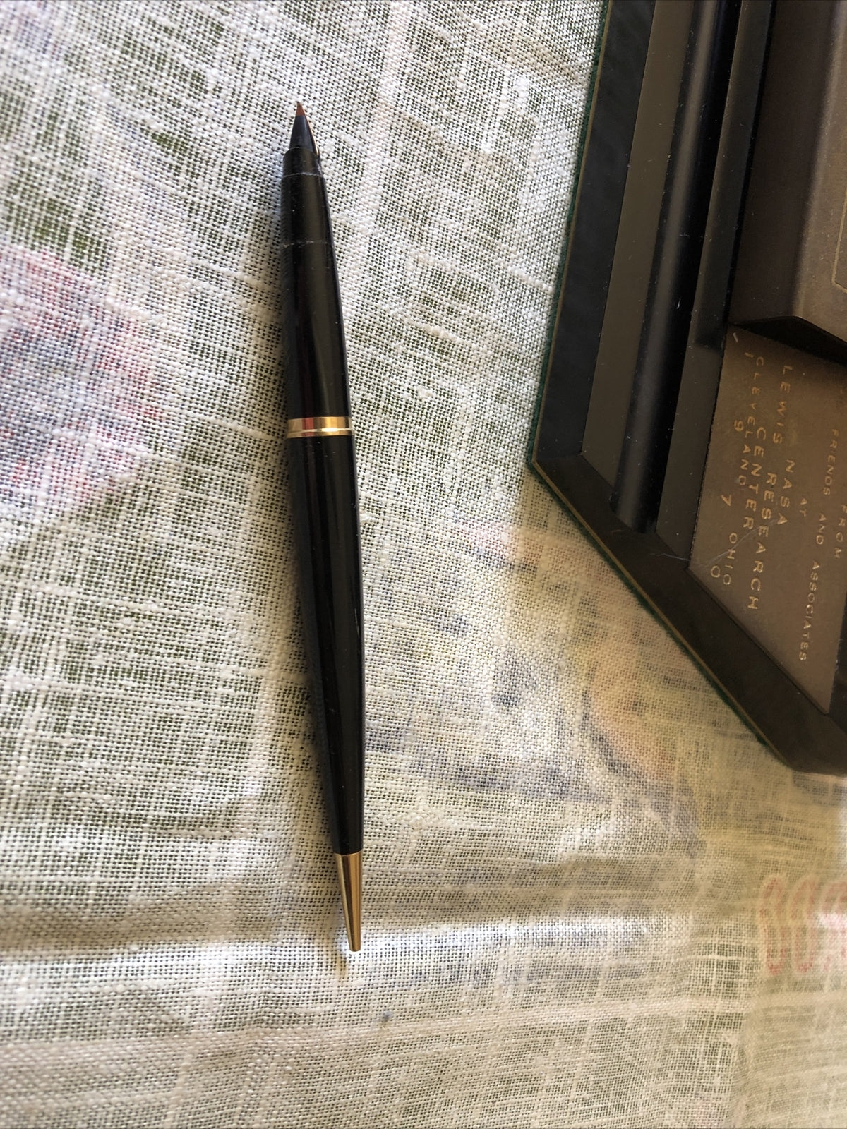 Vintage 1970 NASA Desktop Fountain Parker Pen Display Lewis Research Center Ohio7