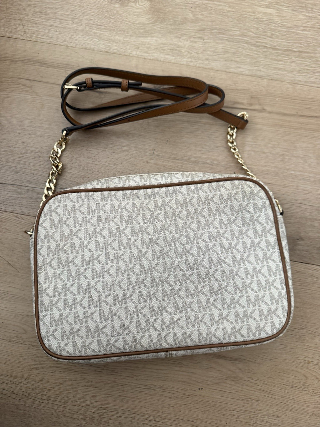 Michael Kors Jet Set Item Large Crossbody Vanilla/Acrn2