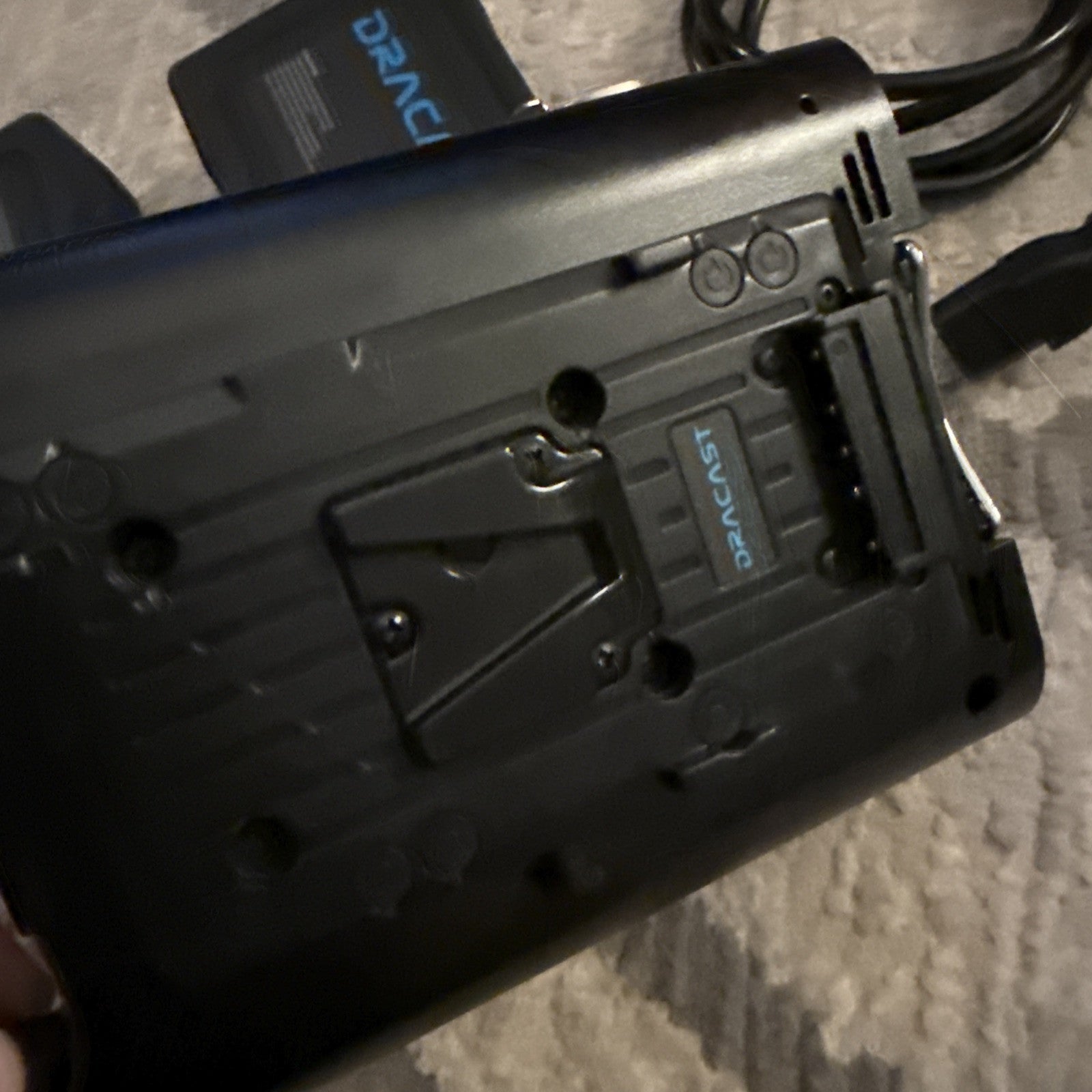 Dracast D-25 Dual Charger Adapter with Two DS-90SC V-Mount Battery Pack4