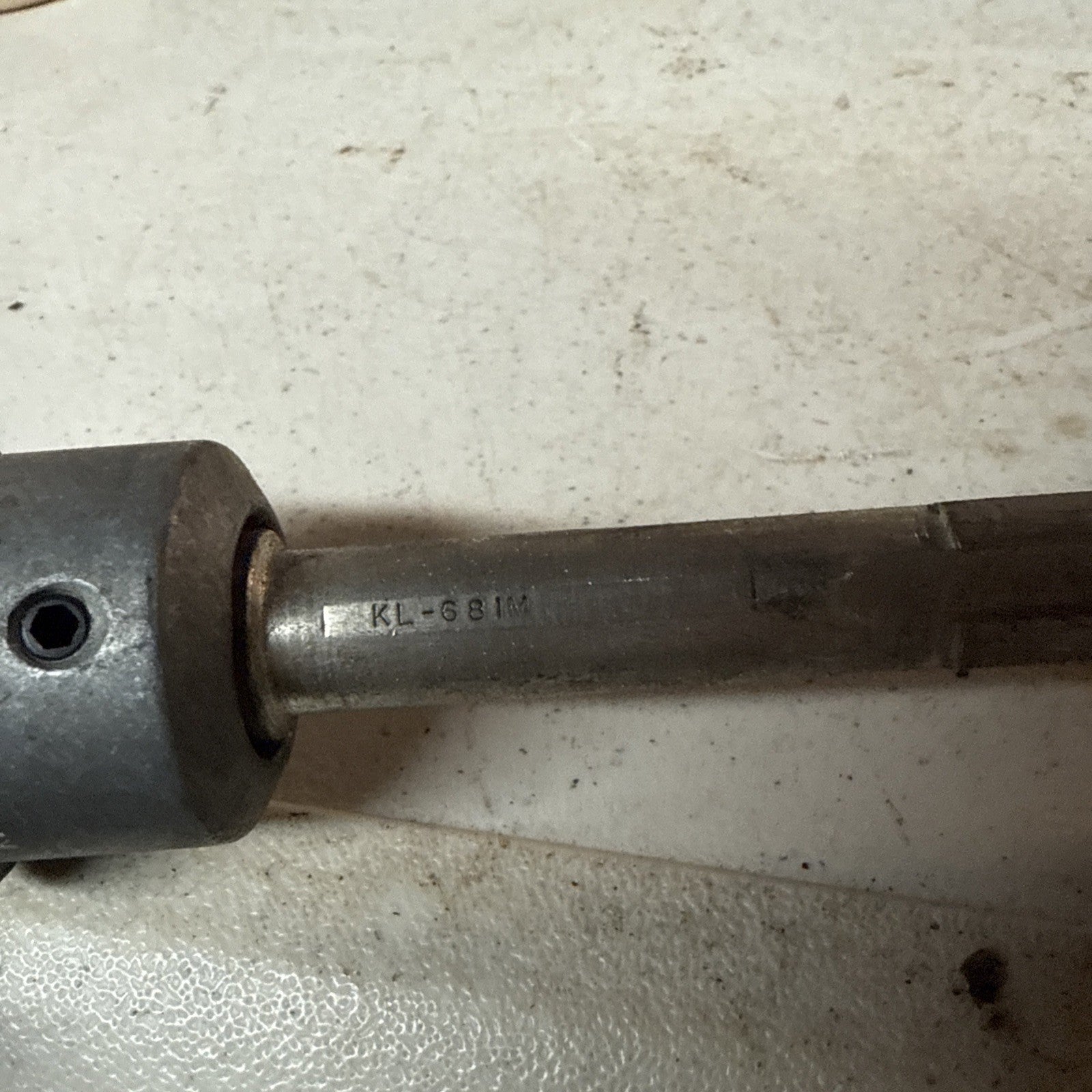 Sunnen mandrel KL-681M with truing sleeve ST-718 ST-7208