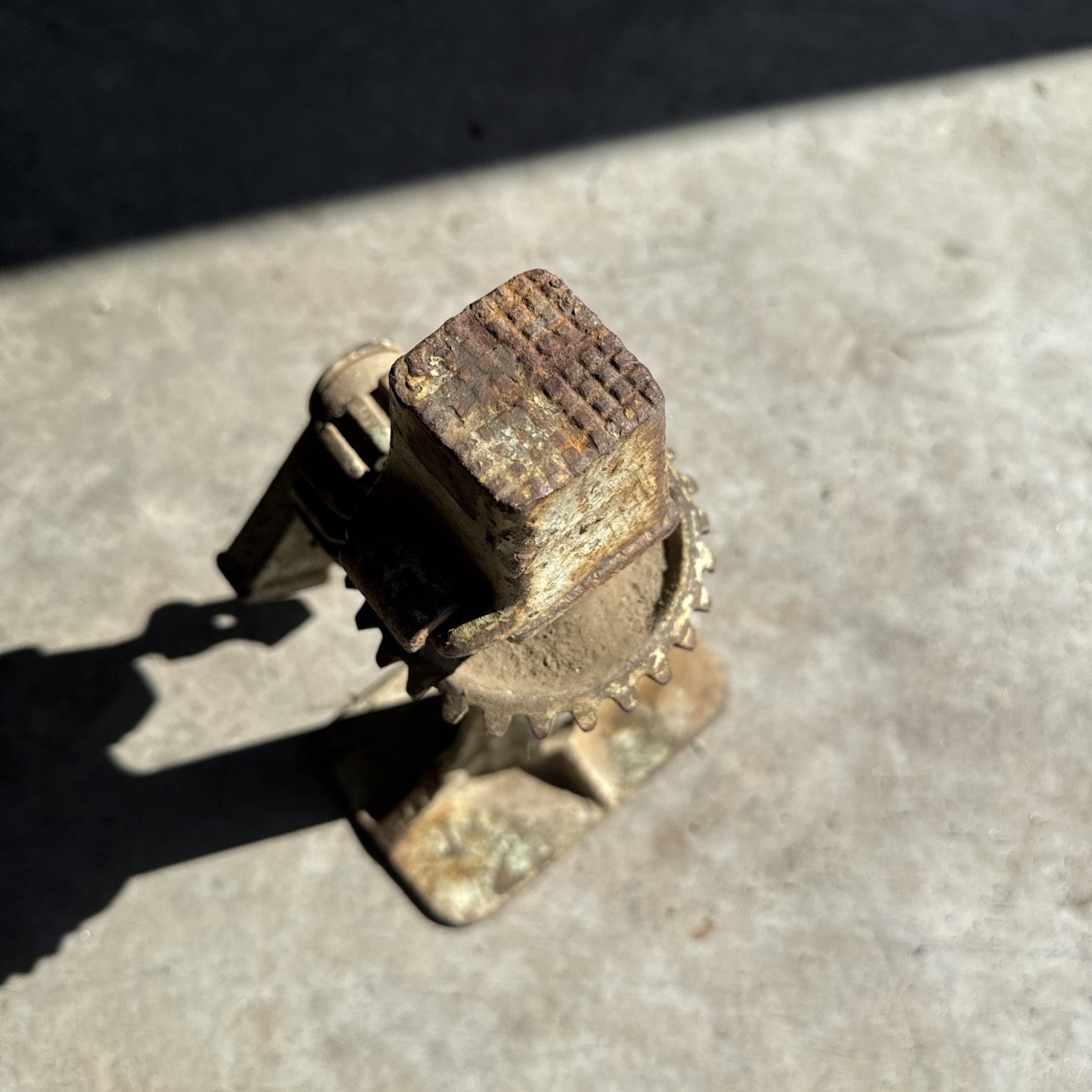 Antique Cast-Iron Screw Jack From (FORD Model T Model A)5