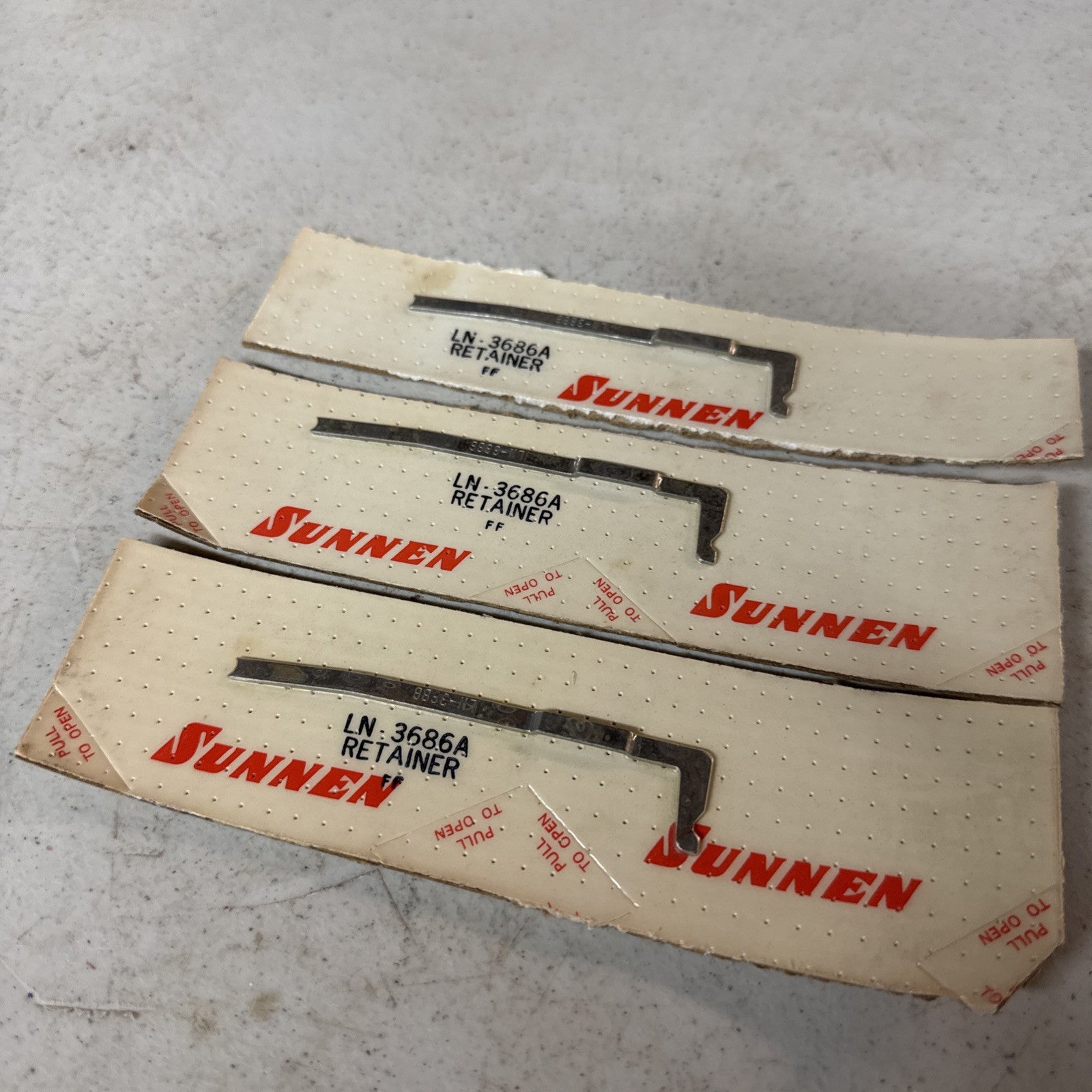 LOT OF THREE, NEW Sunnen LN- 3686A Retainers NEW OLD STOCK2