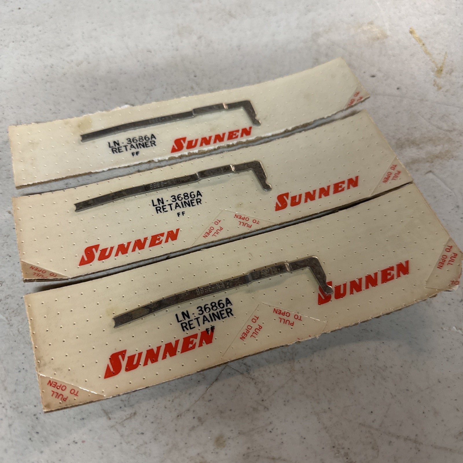 LOT OF THREE, NEW Sunnen LN- 3686A Retainers NEW OLD STOCK1