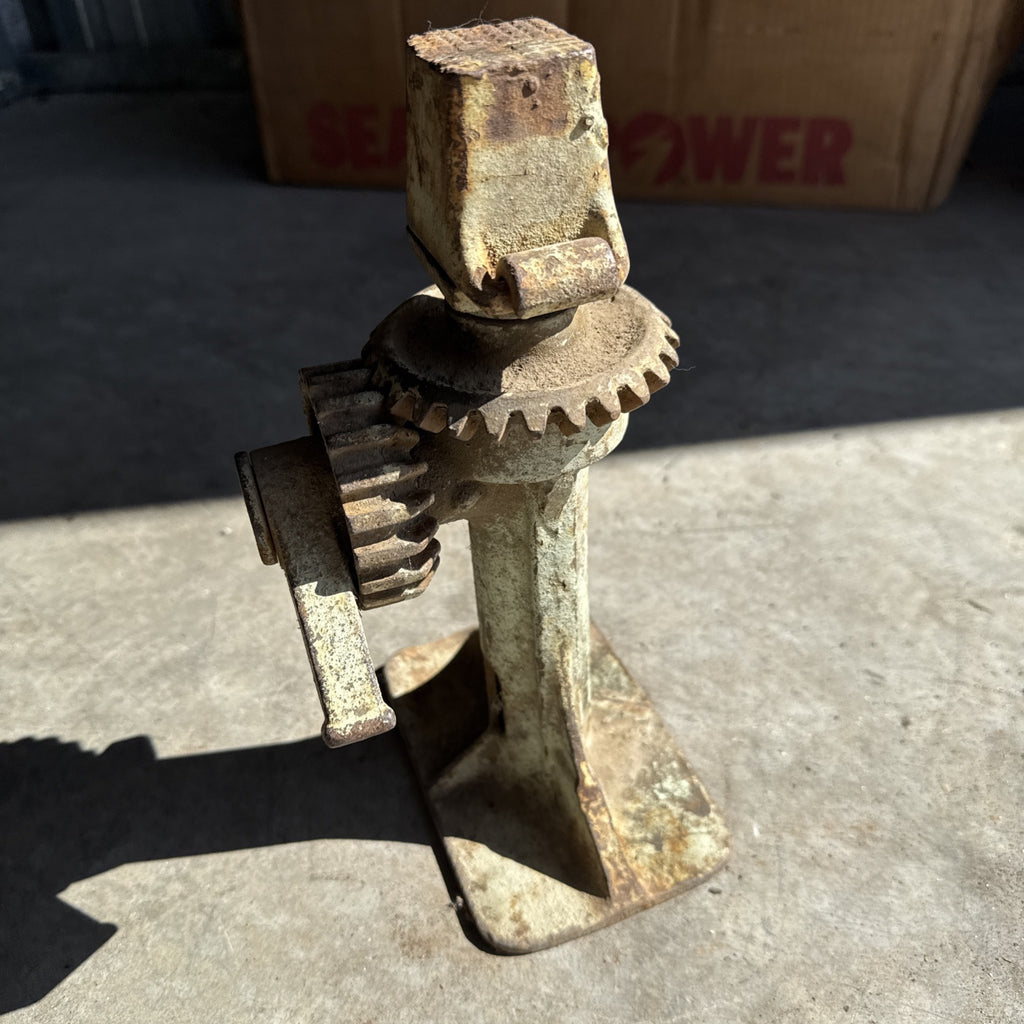Antique Cast-Iron Screw Jack From (FORD Model T Model A)4